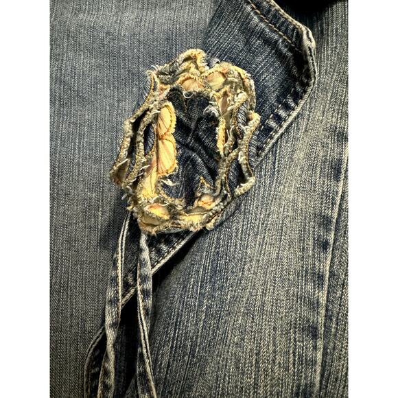 Jean Jacket by Hydraulic Size Large with cute fabric rose / flower Denim - Picture 2 of 11